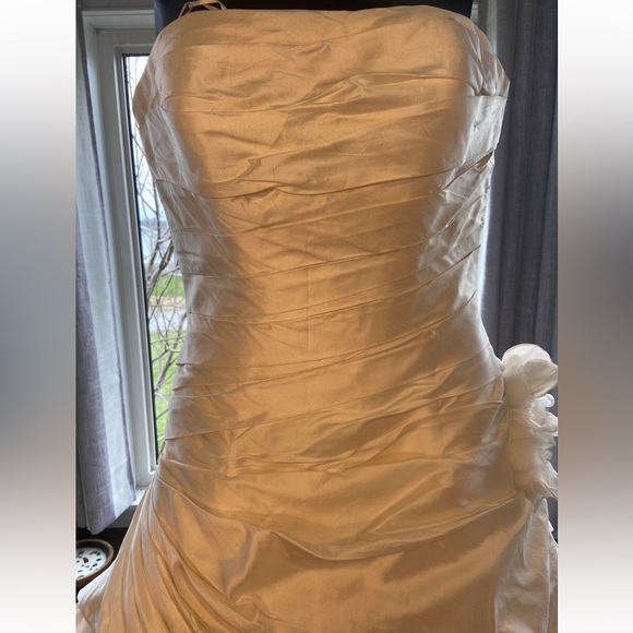 Manuel Mota Ivory Rouched Strapless Gown - Picture 2 of 10